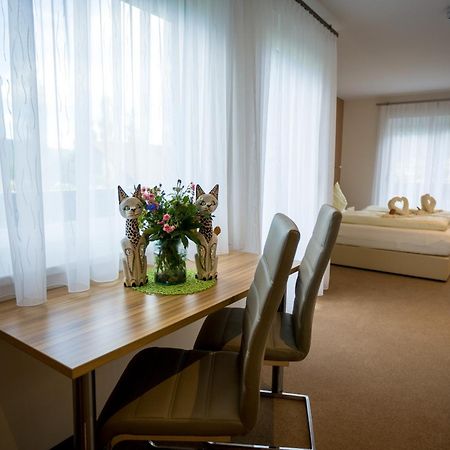 Gaestehaus Krappinger/Pizzeria Mamma Mia Ossiach Eksteriør billede