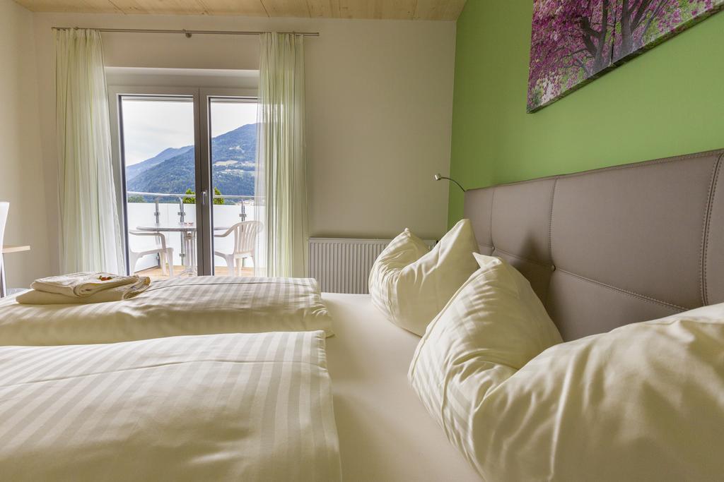 Gaestehaus Krappinger/Pizzeria Mamma Mia Ossiach Værelse billede